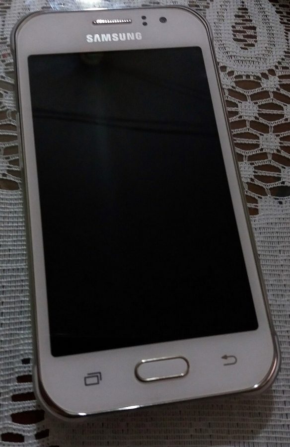 Samsung Galaxy J1, J2
